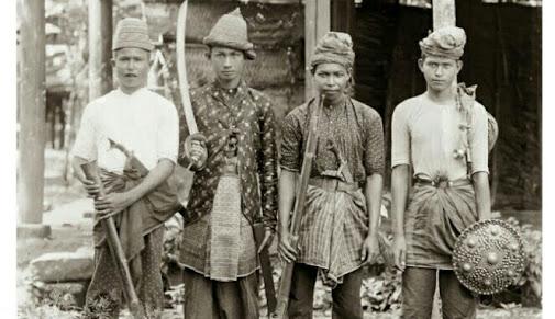 Uch jinsiy aloqa 2 erkak va 1 ayol Elena Berkova ikki tomonlama porno filmda